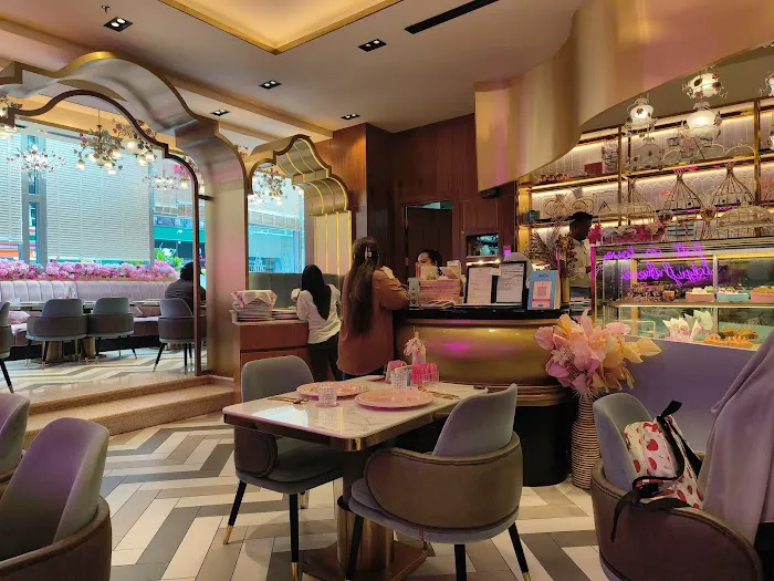 Opera Cafe & Lounge Picture 8