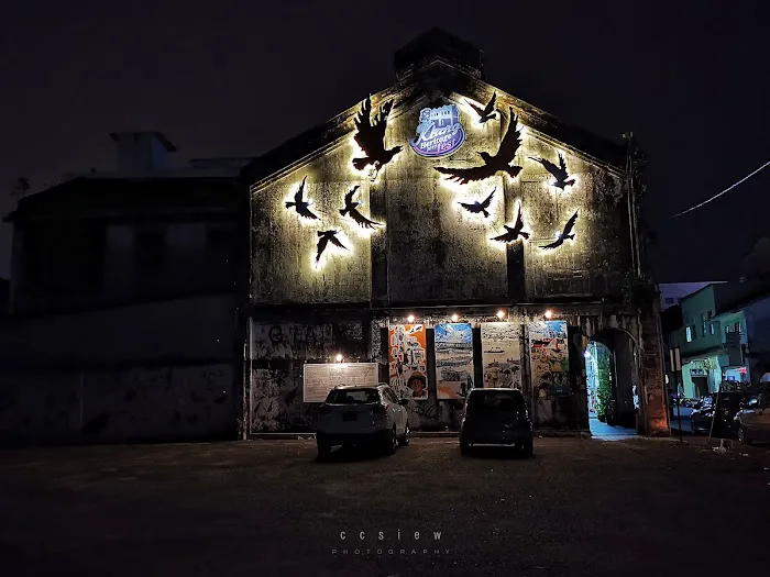 Flying Crow Street Art Picture 1