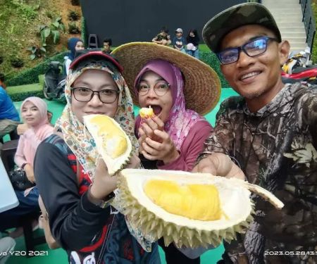 LKE Tazz Durian Farm Tours