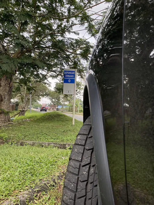 0 km Lapangan Terbang Picture 2