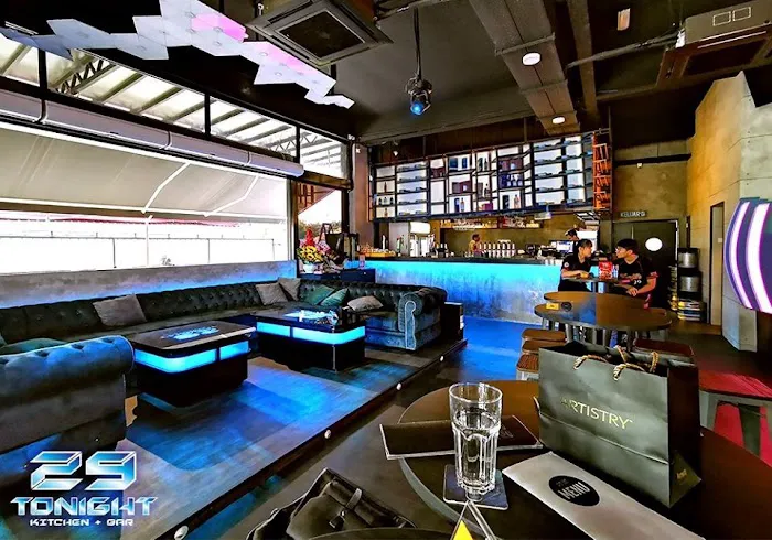 Tonight's Kitchen & Bar Picture 9