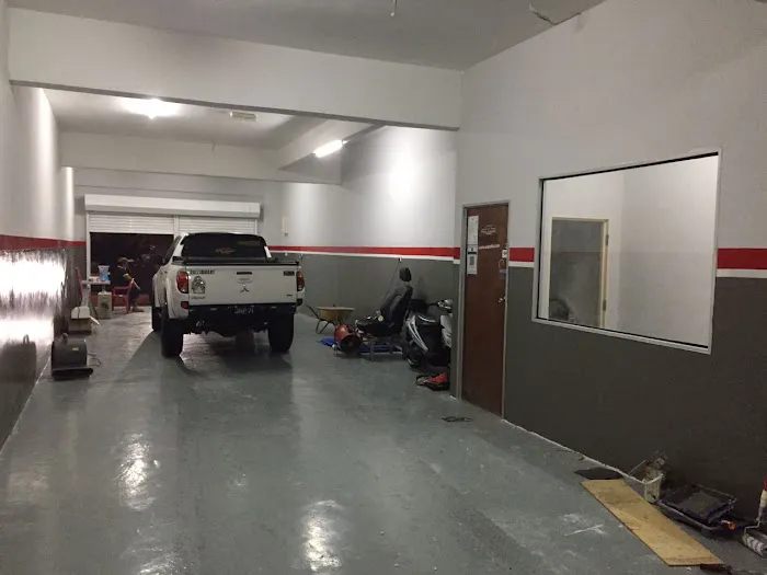 My mechanic store garage Picture 1