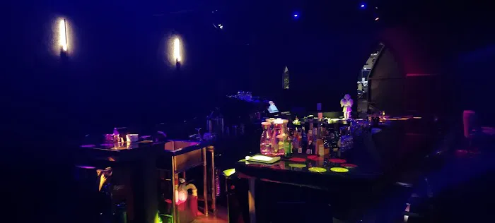 Long Black Bar Picture 5