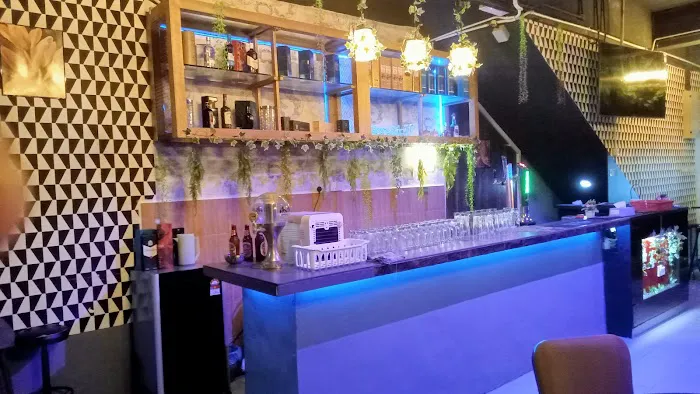 Mr & Mrs Bar and Cafe Picture 1