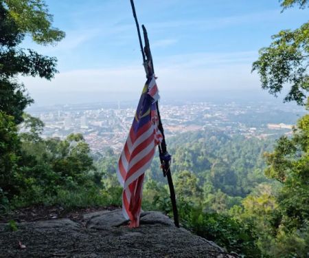 Puncak Bukit Galing