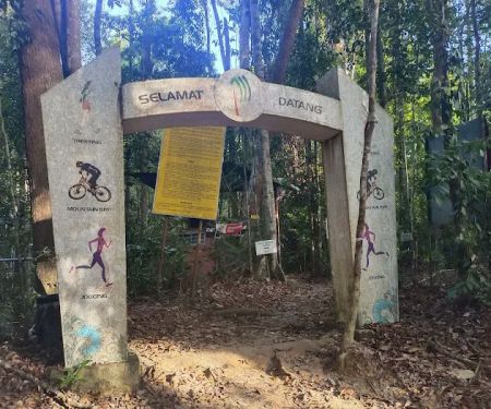 Starting Trail Bukit Pelindung