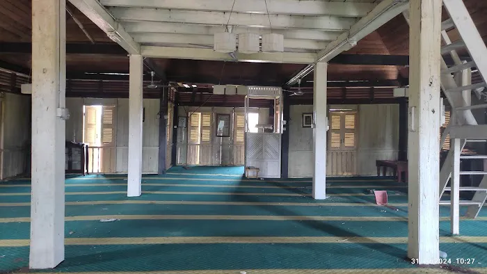Surau Tinggi Kampung Balun Picture 3
