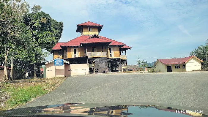 Surau Tinggi Kampung Balun Picture 5