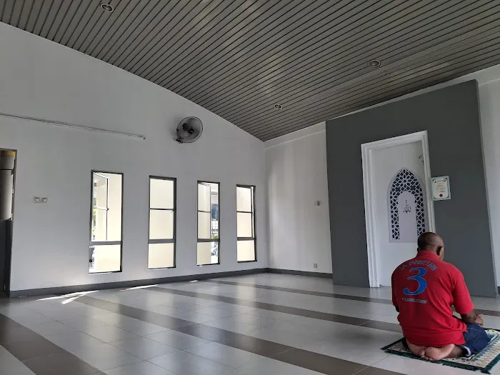 Surau Hentian Jejantas Sg Buloh [Arah Utara] Picture 3