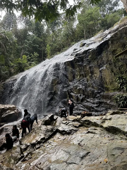 Waterfall Lata Gapi Trailhead and Car Park Picture 2