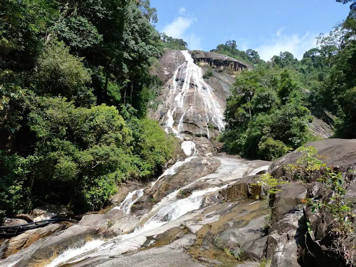 Jelawang Waterfall Picture 1