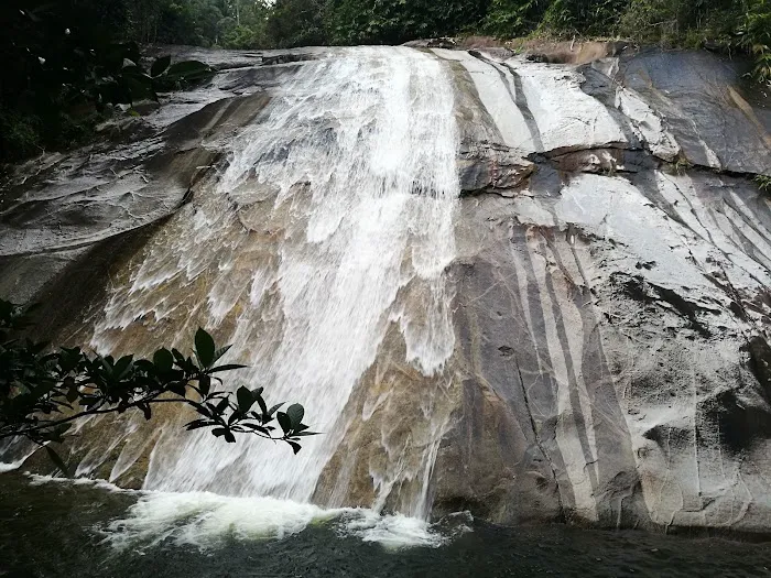 Jelawang Waterfall Picture 2
