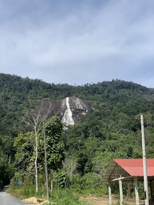 Jelawang Waterfall Picture 4