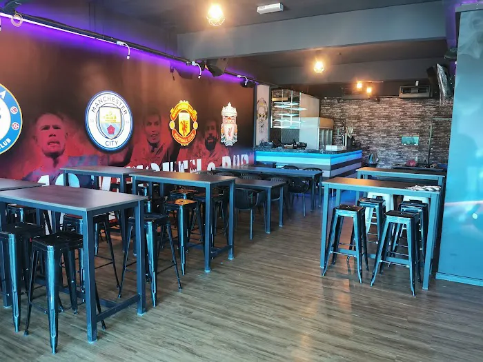 5 EMPIRE SPORTS BAR Picture 7