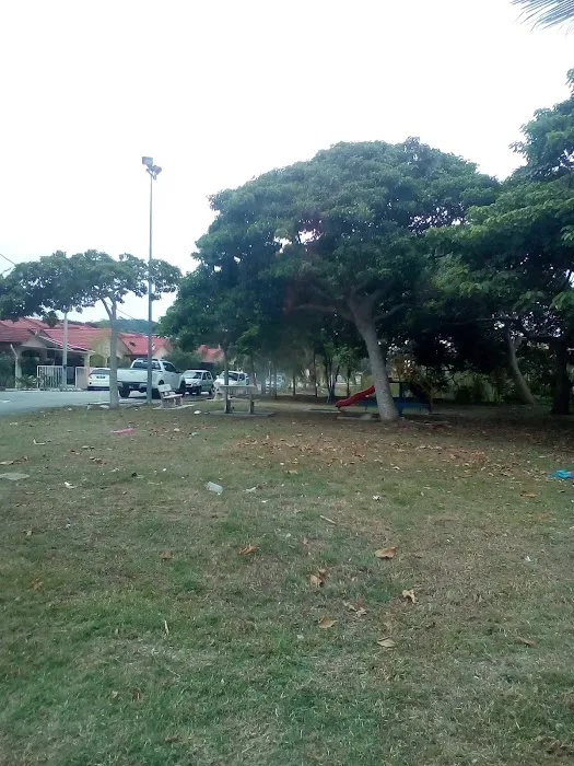 Taman Ikan Emas Picture 5