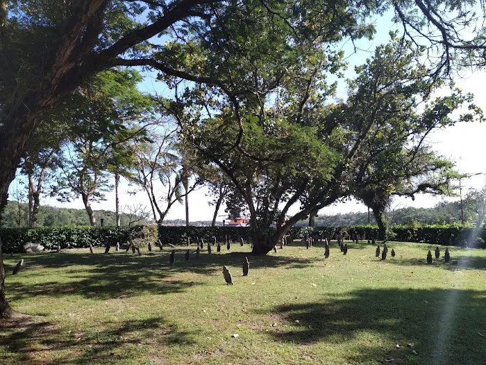 Tanah Perkuburan Islam Lama Pinggir Sungai Kuantan Picture 1