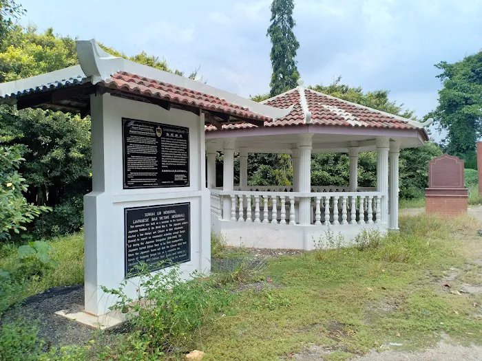 Sungai Lui Memorial 雙溪镭殉难纪念碑 Picture 1