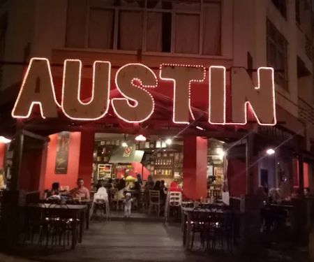 Pagar Tepi Austin Steak House