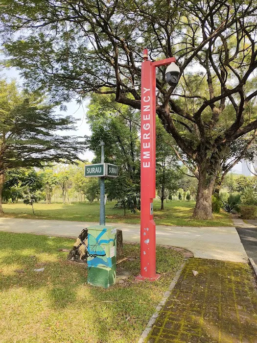 Metropolitan Batu Park Side Entrance Picture 10