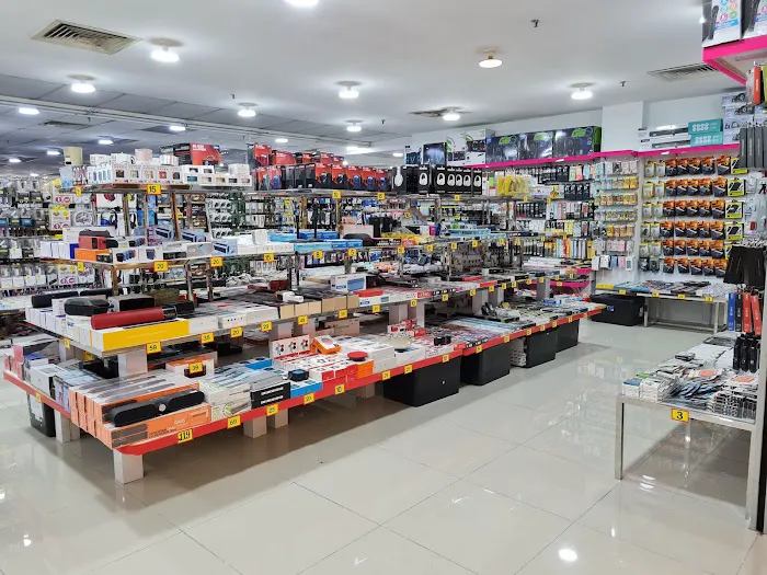 MidPoint Shopping Complex Picture 7