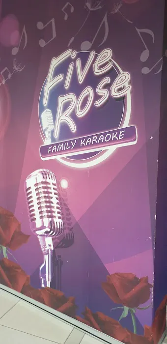 Five Rose Family Karaoke Picture 9