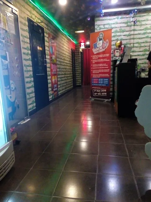 Myway Permaisuri Family Karaoke Picture 1