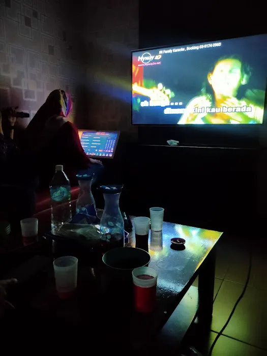 Myway Permaisuri Family Karaoke Picture 10