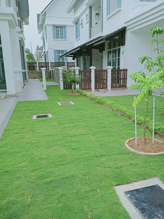 Lucky Clover Fountain Garden Picture 2