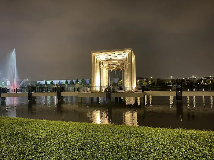 Maya Park, Eco Ardence Picture 1