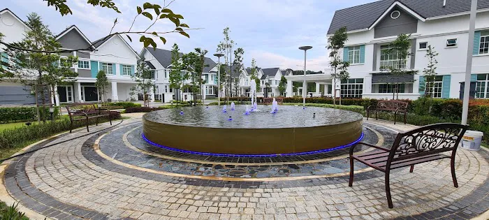 Sapphire Blue Fountain Picture 1