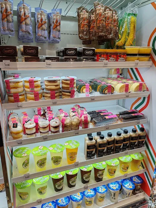 7CAFé by 7-Eleven Lorong Putra Raub 1 (#3084) Picture 1