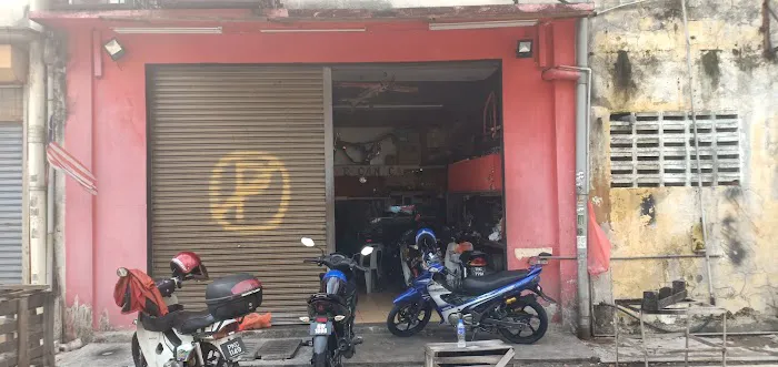 Awien Garage Picture 1