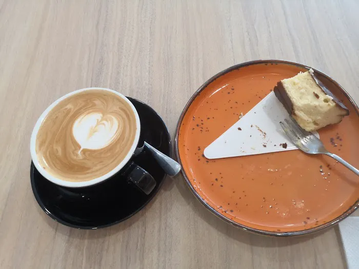 Le Joie Patisserie Picture 1