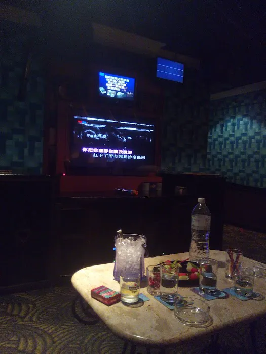 Emico KTV Nicht Club Picture 10