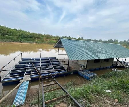 Rumah Rakit r2 ( House Boat )