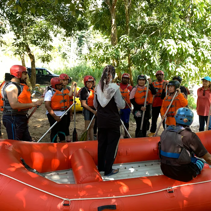 My Adventure Host Training and Expeditions Picture 5