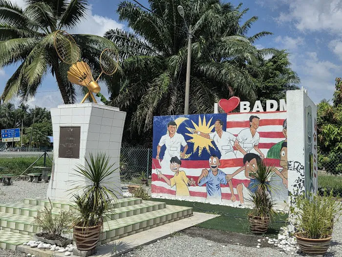 Tugu Haji Sidek Kamar Malaysian Badminton Legenda Picture 2