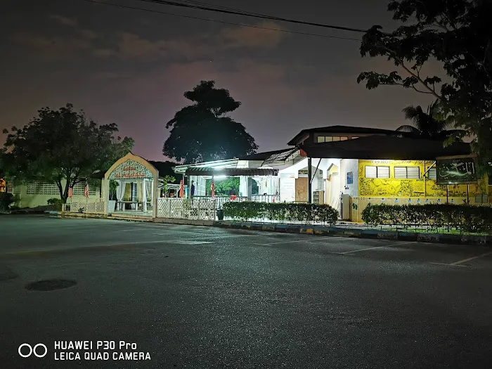 Surau Al-Madani SMK Seksyen 18, Shah Alam Picture 1