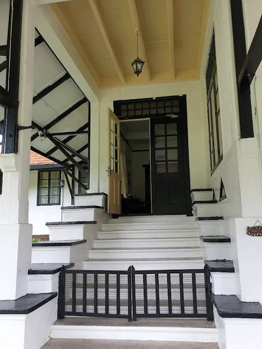 SD Guthrie VIP Bungalow Picture 7
