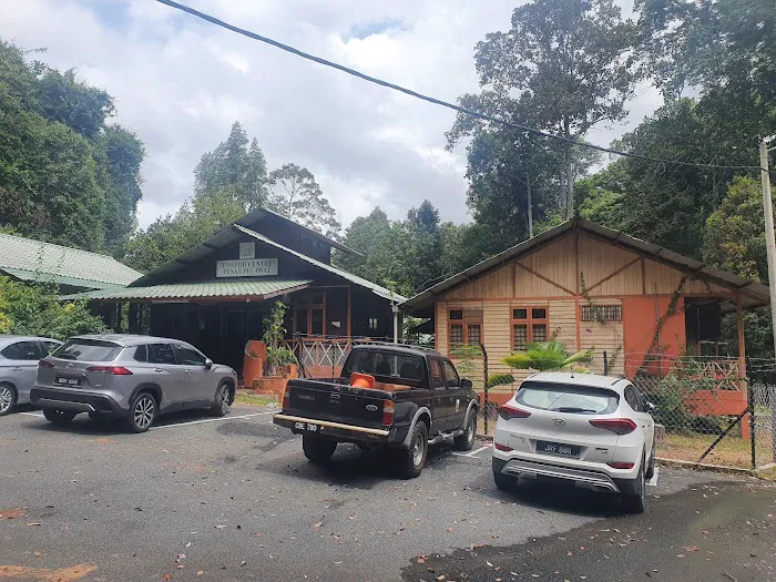 Tasik Bera Visitors Center and Parking Picture 1