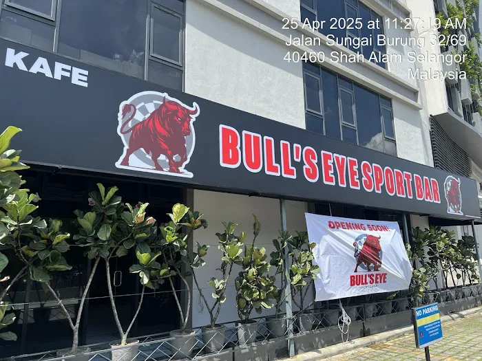 Bull's Eye Sports Bar Picture 2