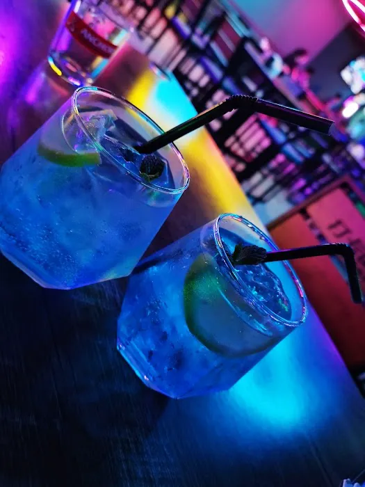 Check In Bar Picture 5