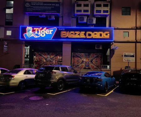Blaze Dang Pub & Bistro