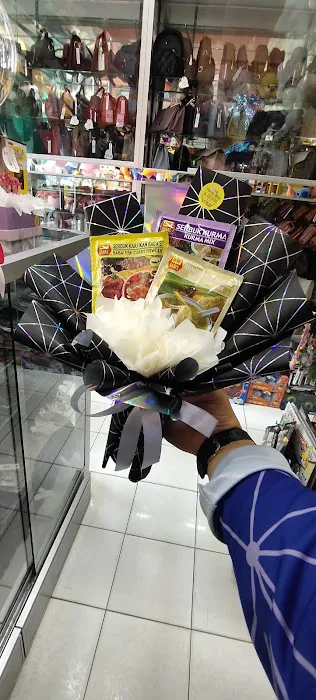 Our Choice Shop Picture 10