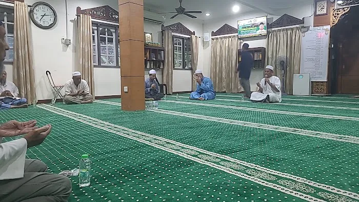 Surau Al - Huda Picture 3