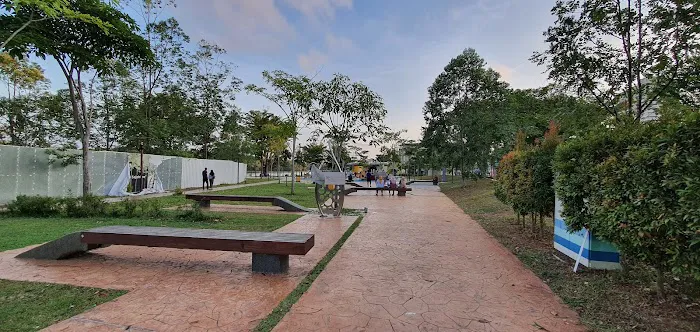 Esplanade Picture 9