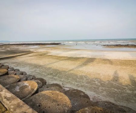 Pantai Batu Hitam