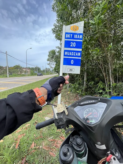 0 km Muadzam Picture 4