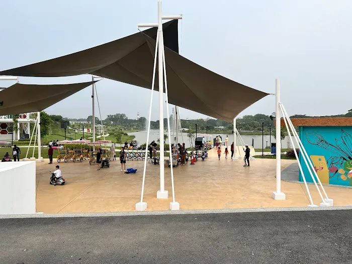 Lakeside Alam Impian Picture 1
