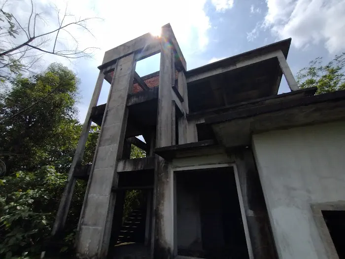 Abandoned Bungalow Desa Pinggiran Putra Picture 2